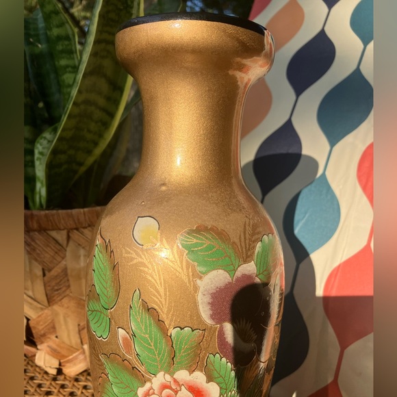 Golden Chinoiserie Painted Peonies Ceramic Vase - Picture 5 of 12